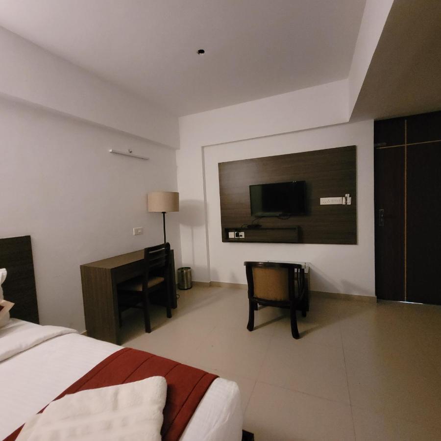 Four Squares Inn, Technopark Phase 3 Thiruvananthapuram ภายนอก รูปภาพ